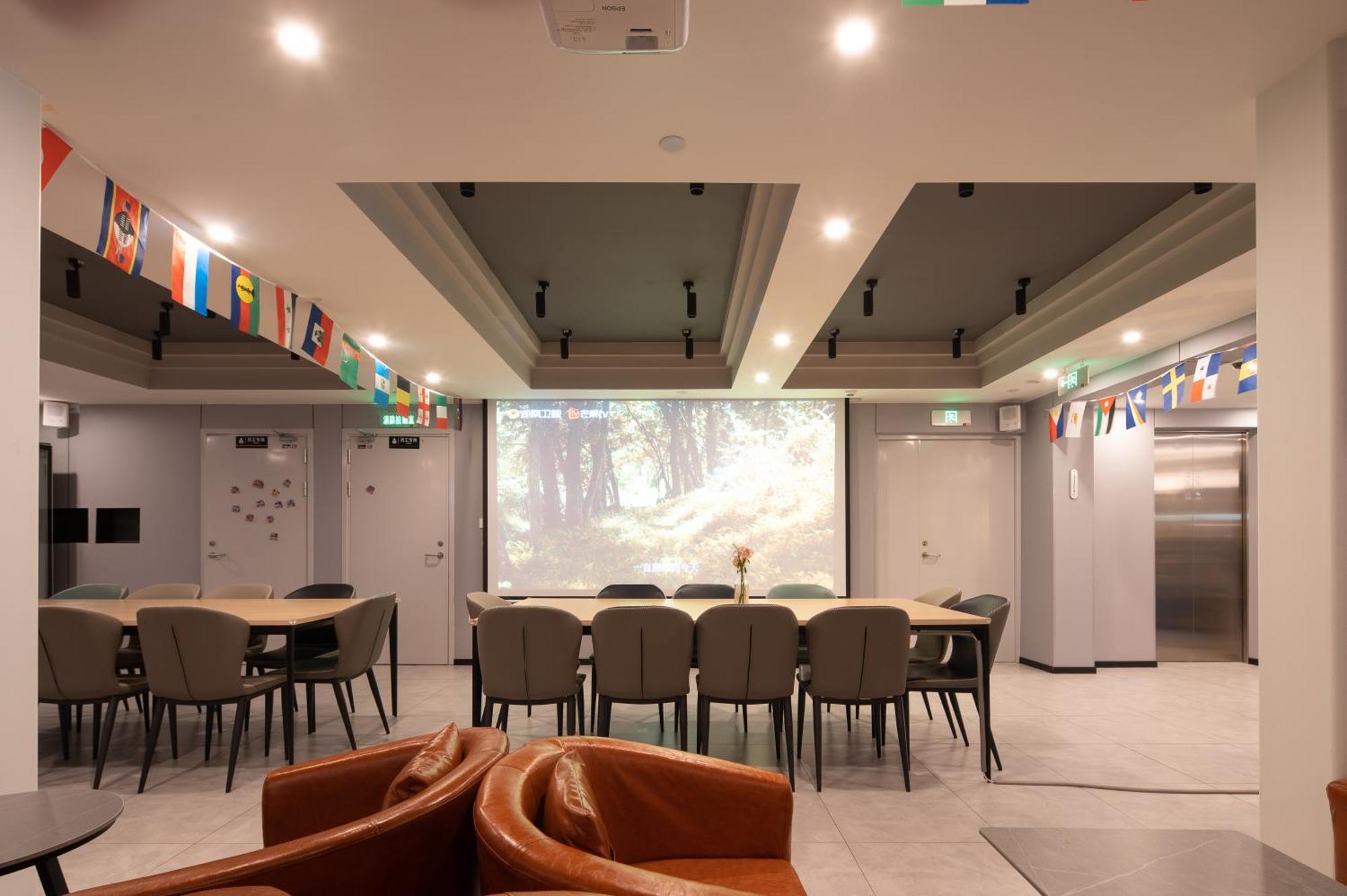 Dayin International Youth Hostel -Near People'S Square & Old Town -Social Area -Bar -Cafe -Gym -Free Laundry Luggage Storage -24H Front Desk -English Service Thượng Hải Ngoại thất bức ảnh