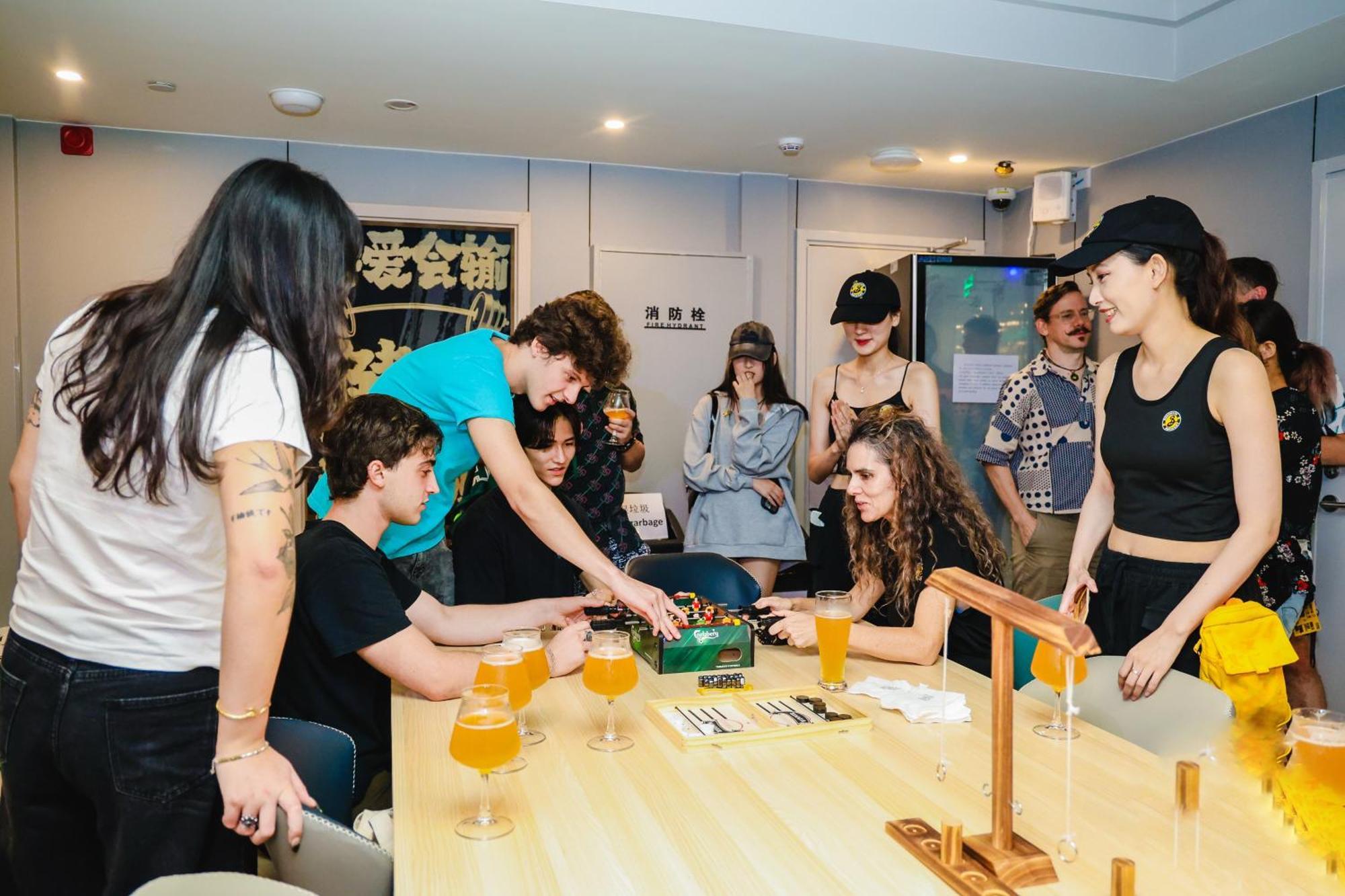Dayin International Youth Hostel -Near People'S Square & Old Town -Social Area -Bar -Cafe -Gym -Free Laundry Luggage Storage -24H Front Desk -English Service Thượng Hải Ngoại thất bức ảnh
